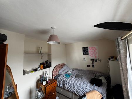 7 bedroom detached house to rent - Photo 3