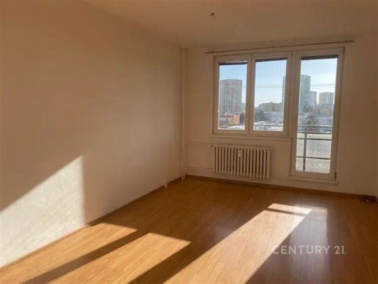 Podnájem moderního bytu 2+1 s lodžií – Ostrava, ul. Generála Píky - Photo 1