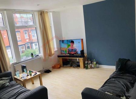 5 bedroom flat to rent - Photo 2