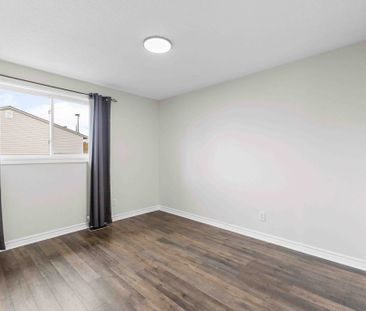 For Lease - 1 Berkshire Way, Barrhaven, Ontario - Photo 5