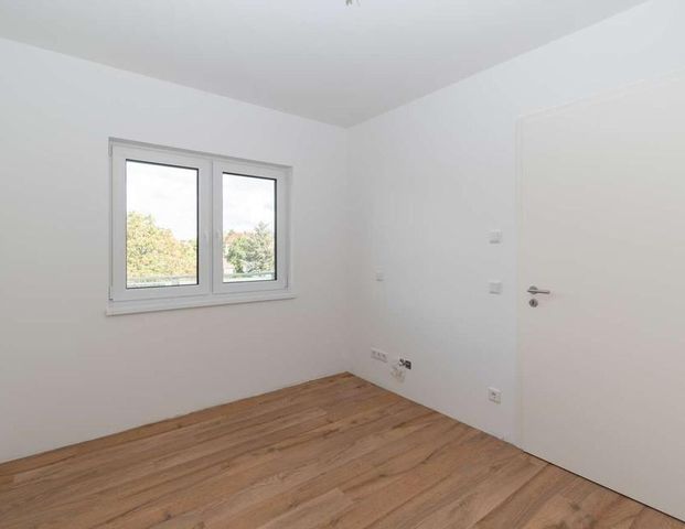 KOMFORTABLER ZWEITBEZUG MIT SONNENBALKON// Geräumige 2-Raum-Wohnung mit Balkon und Fußbodenheizung - Foto 1