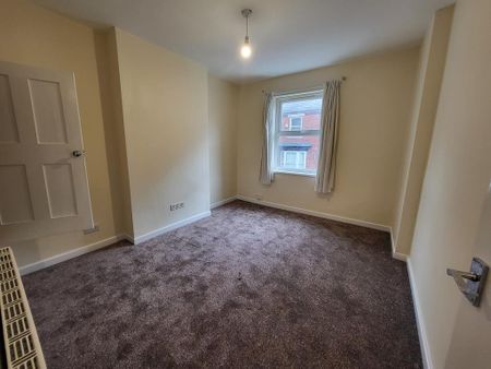 3 bedroom terraced house to rent - Photo 3