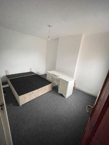 3 Bed Terraced House, Swanage Road, B10 - Photo 5