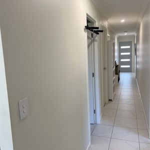 3 Bedroom Home in Flinders View - Photo 3