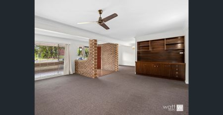 Spacious Family Living with Modern Comforts - Photo 2