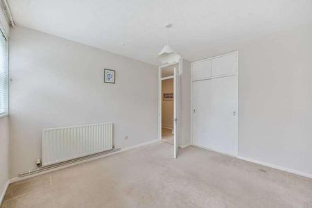 Kings Paddock, Hampton, TW12 - Photo 3