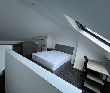 1 bedroom in a house share to rent - Photo 4