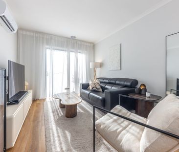 Modern three bedroom home - Photo 1