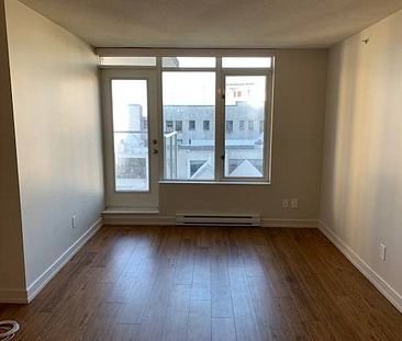 2bd 1ba, Vancouver BC, Elevator - Photo 1