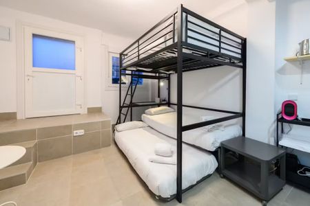 Calle de Santiago de Masarnau, Madrid, Community of Madrid 28017 - Foto 3