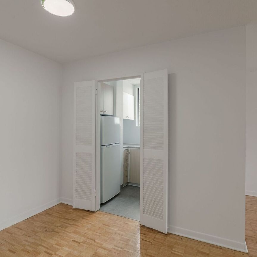 1975 de Maisonneuve - Photo 1