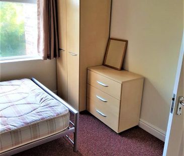 4 bedroom semi-detached house to rent - Photo 1