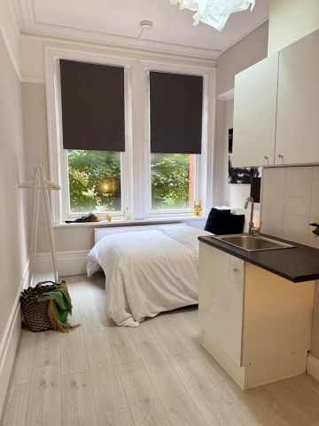 Studio Flat, Linden Mansions, N6 - Photo 2