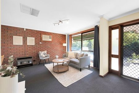 Simple, low maintenance living - Photo 3