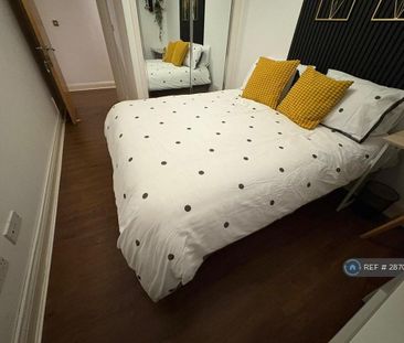 1 bedroom in a house share to rent - Photo 3