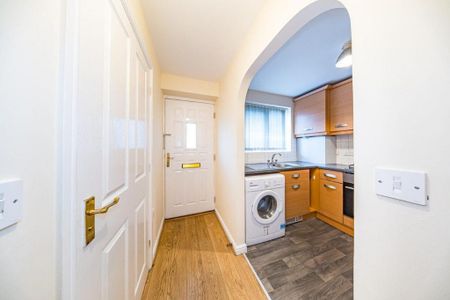 2 bedroom semi-detached house to rent - Photo 4