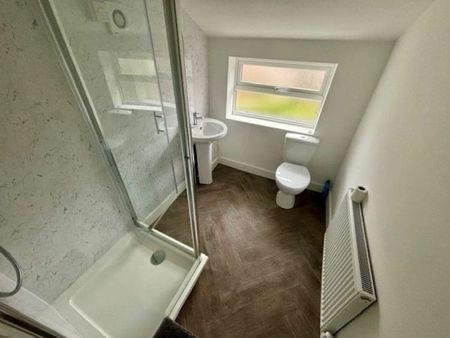 College Street, St. Helens - Photo 4