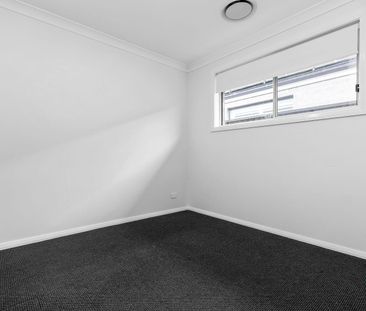 66 Meya Crescent, Fletcher NSW 2287 - House For Rent | Domain - Photo 4