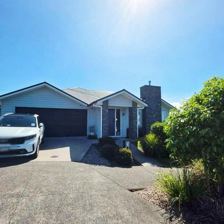 Modern, Spacious Family Home in Popular ... - Photo 3