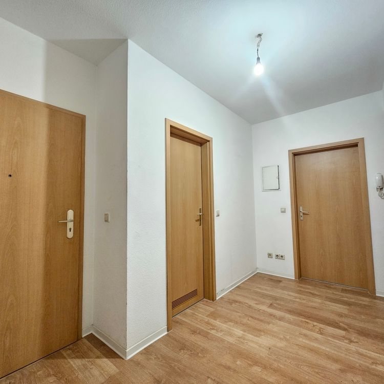 Schöne Wohnung in zentraler Lage mit Balkon - Foto 1