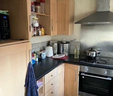 2 bedroom semi-detached house to rent - Photo 5