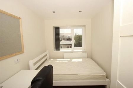 6 bedroom semi-detached house to rent - Photo 5