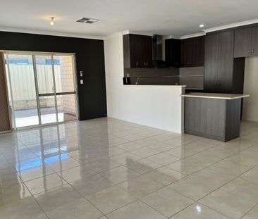 22 Goa Vista, Bennett Springs WA 6063 - House For Rent | Domain - Photo 5