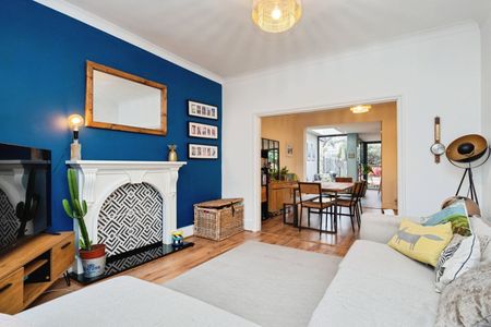 4 Bed Terraced House, Ridgdale Street, E3 - Photo 3