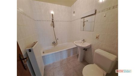 Een vrijstaande woning met tuin en inpandige garage - Photo 5