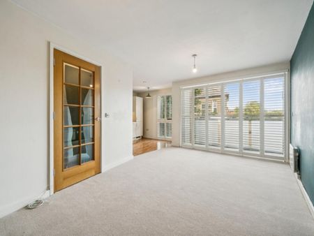 1 Bed Flat, East Dulwich Road, SE22 - Photo 2