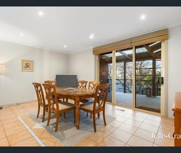 Light Filled Family Home with Breathtaking Park & City Views - Photo 4