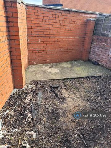 3 bedroom end of terrace house to rent - Photo 4