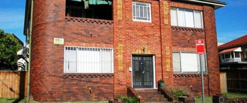 Walk to the Station! - Photo 1