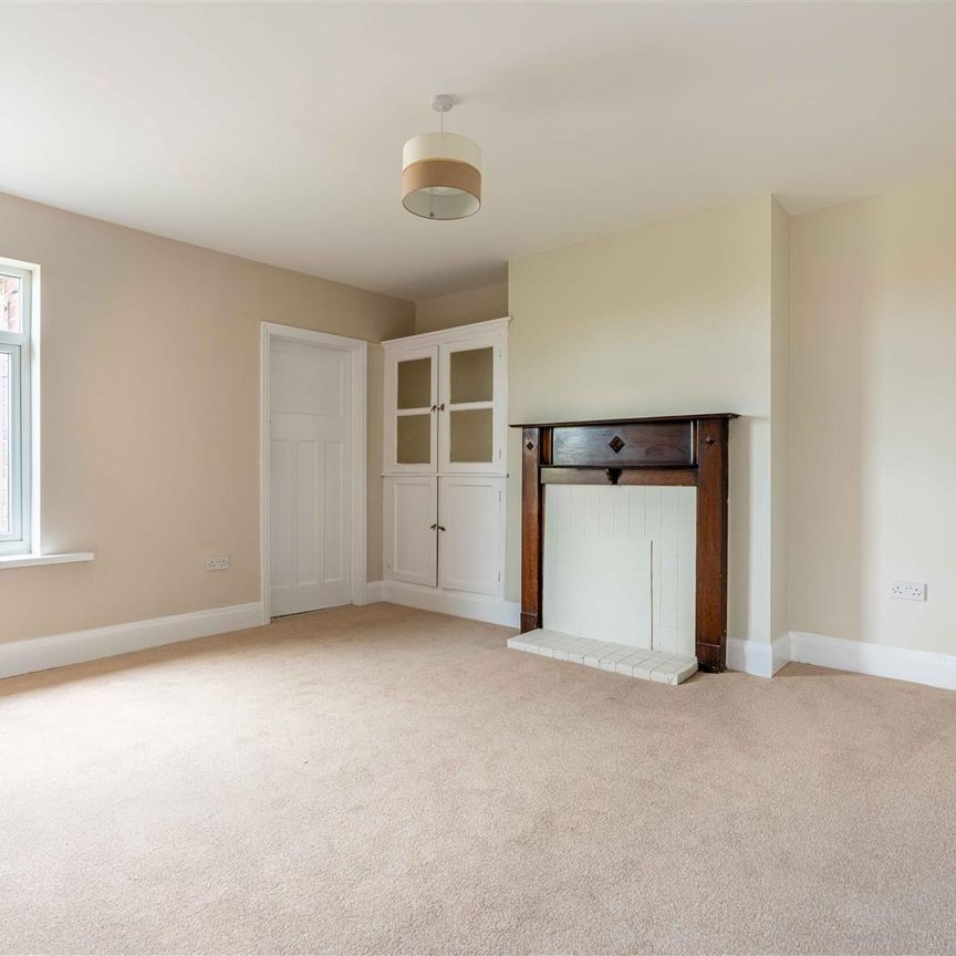3 bed flat to rent in Whitefield Terrace, Newcastle Upon Tyne, NE6 - Photo 1