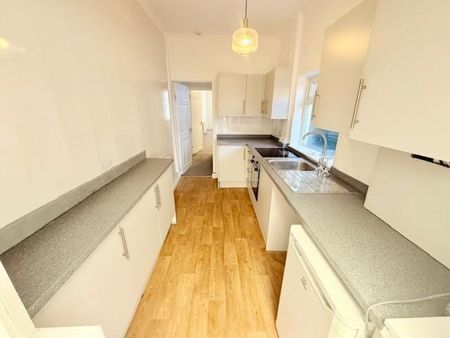 3 bedroom House To Let - Photo 3