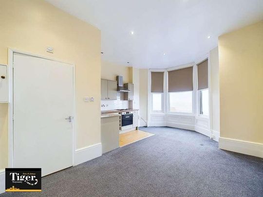 Promenade, Blackpool, FY1 - Photo 1