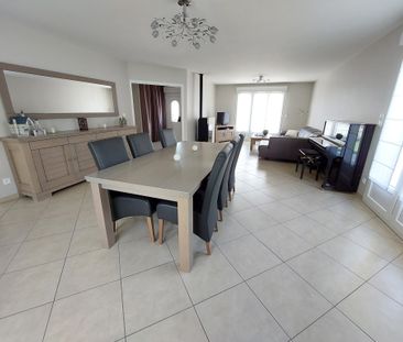 Location Maison 6 pièces 146m² CAMBRAI 59400 - Photo 2