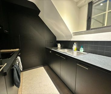 Stijlvol bemeubeld instapklaar dak-duplexappartement (+-75m²)met 2 ... - Photo 4