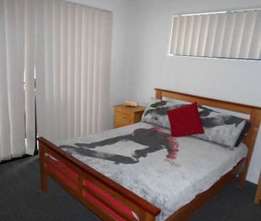 LOWSET BRICK HOME IN EVER POPULAR SANDSTONE POINT - Photo 4