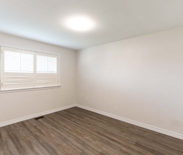 For Lease - 365 Sandhurst Drive, Oakville, Ontario - Photo 5