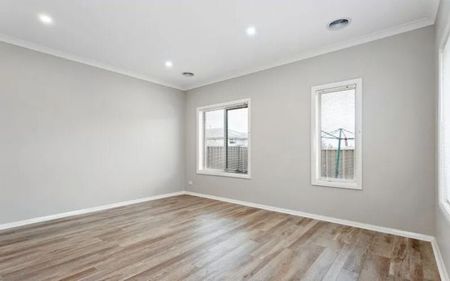 Charming Family Home in Cobblebank - Photo 2