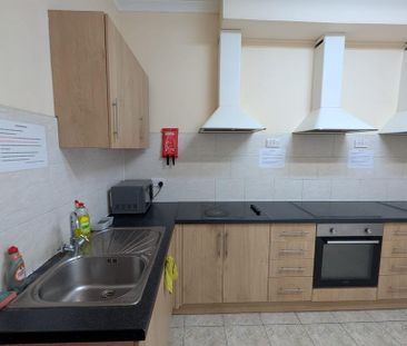 3 bedroom property to rent - Photo 3