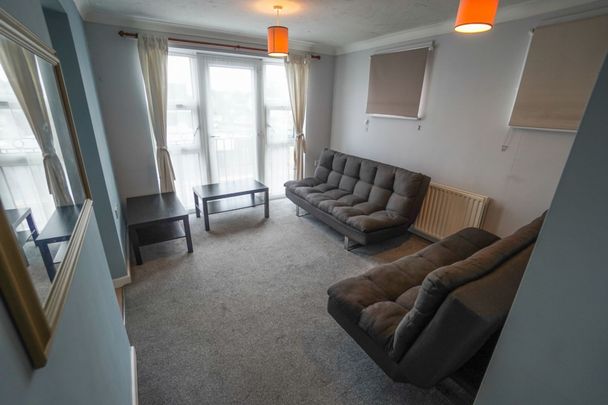 2 Bedroom Flat To Rent in Town Centre - £1,100 pcm Tenancy Info - Photo 1