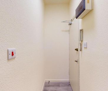 Studio to rent - Photo 6