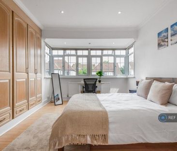 1 bedroom in a house share to rent - Photo 4