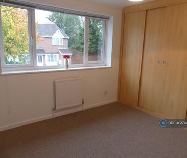 2 bedroom end of terrace house to rent - Photo 2