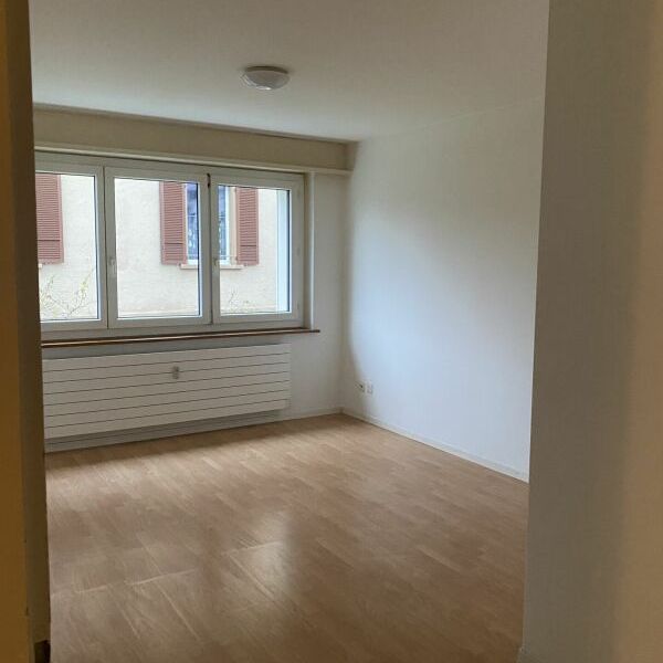 2.5-Zimmerwohnung mitten in Biel zu vermieten - Photo 1