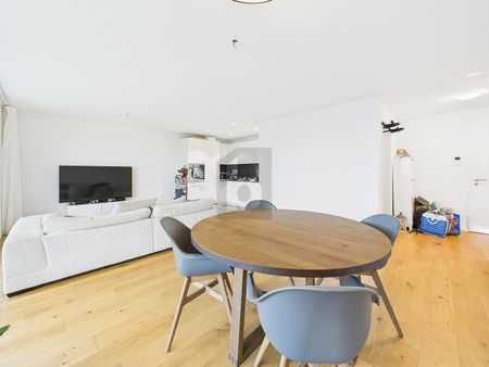 HIGH-QUALITY WITH SUNNY GARDEN - Photo 3