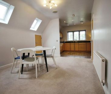 2 bedroom penthouse to rent - Photo 6