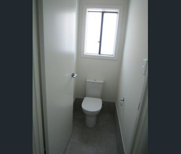 10 Steve St, Munno Para, SA 5115 - Photo 6